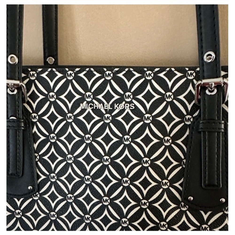 NWT Michael Kors Voyager East West Tote • Black‎ White New With Tags RARE beauty - Picture 11 of 13
